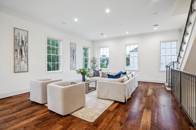 220 Morningside Park Street, Houston, TX 77024