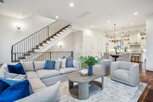 220 Morningside Park Street, Houston, TX 77024