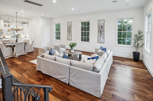 220 Morningside Park Street, Houston, TX 77024