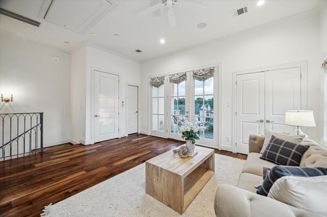 220 Morningside Park Street, Houston, TX 77024