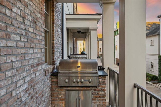 220 Morningside Park Street, Houston, TX 77024