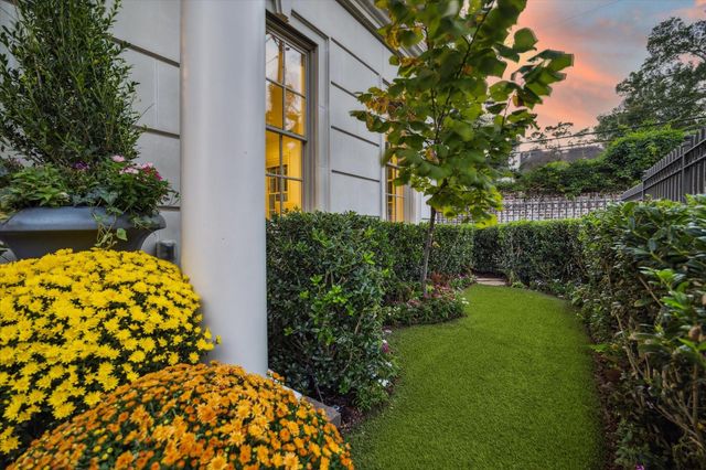 220 Morningside Park Street, Houston, TX 77024