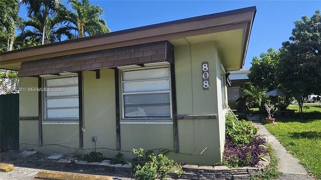 808 NE 10th St 3, Hallandale Beach, FL 33009