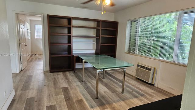 808 NE 10th St 3, Hallandale Beach, FL 33009
