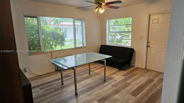 808 NE 10th St 3, Hallandale Beach, FL 33009