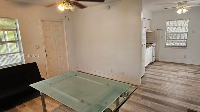 808 NE 10th St 3, Hallandale Beach, FL 33009