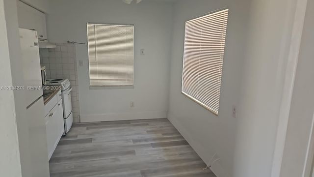 808 NE 10th St 3, Hallandale Beach, FL 33009