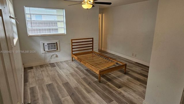 808 NE 10th St 3, Hallandale Beach, FL 33009