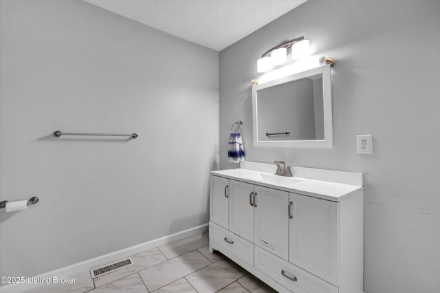 4612 Glenarm Rd, Crestwood, KY 40014