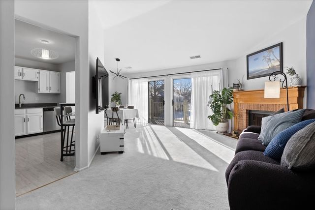 1606 Stratford Court C2, Wheeling, IL 60090