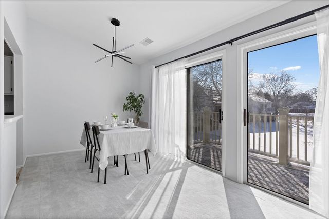 1606 Stratford Court C2, Wheeling, IL 60090