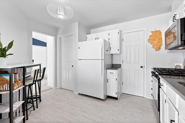 1606 Stratford Court C2, Wheeling, IL 60090