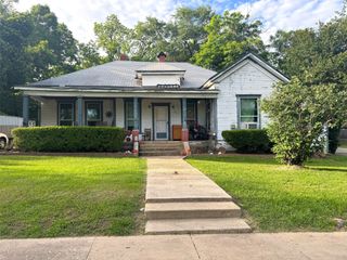 123 E 12th Street, Mount Pleasant, TX 75455