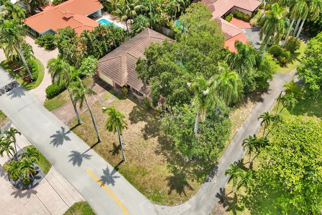 3530 NE 25th Terrace, Fort Lauderdale, FL 33308