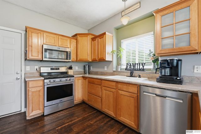 8233 Mackenzie Road, Lincoln, NE 68505