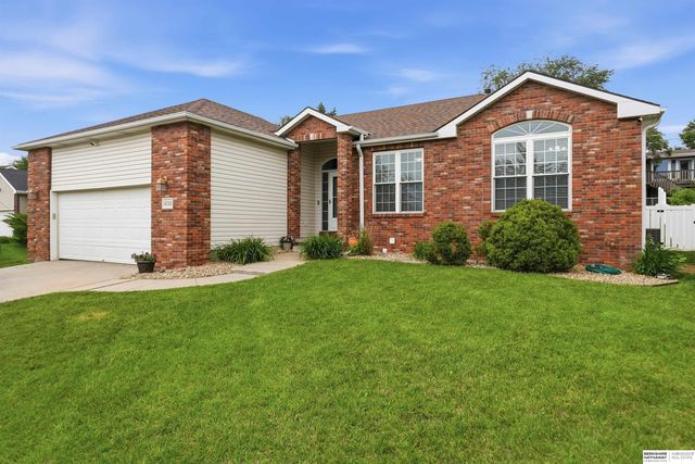 8233 Mackenzie Road, Lincoln, NE 68505