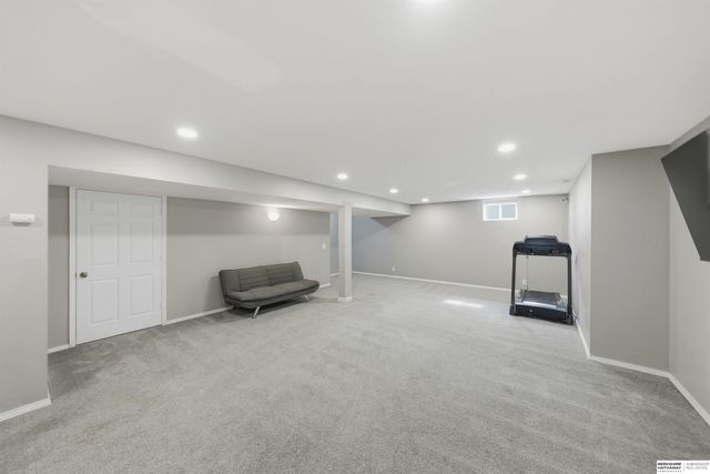 8233 Mackenzie Road, Lincoln, NE 68505