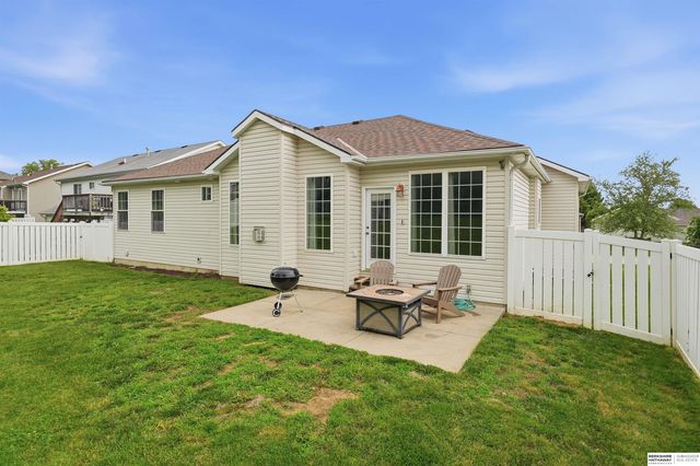 8233 Mackenzie Road, Lincoln, NE 68505