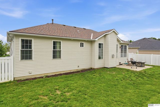 8233 Mackenzie Road, Lincoln, NE 68505