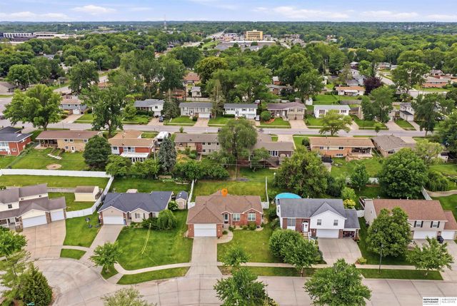 8233 Mackenzie Road, Lincoln, NE 68505