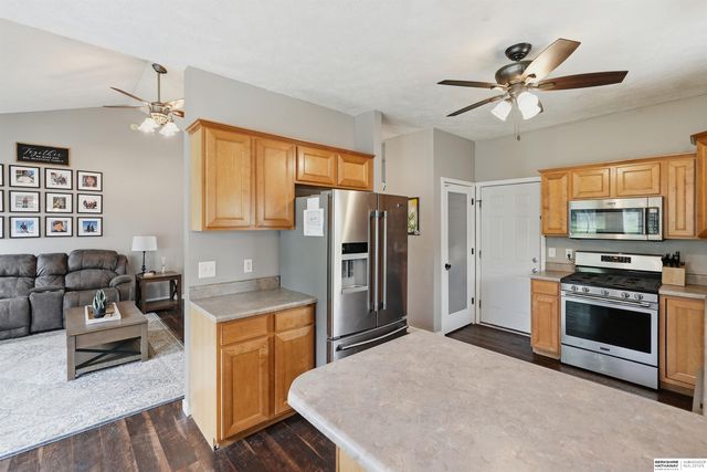 8233 Mackenzie Road, Lincoln, NE 68505