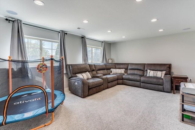 1809 E Elk Ridge Ave, Goddard, KS 67052