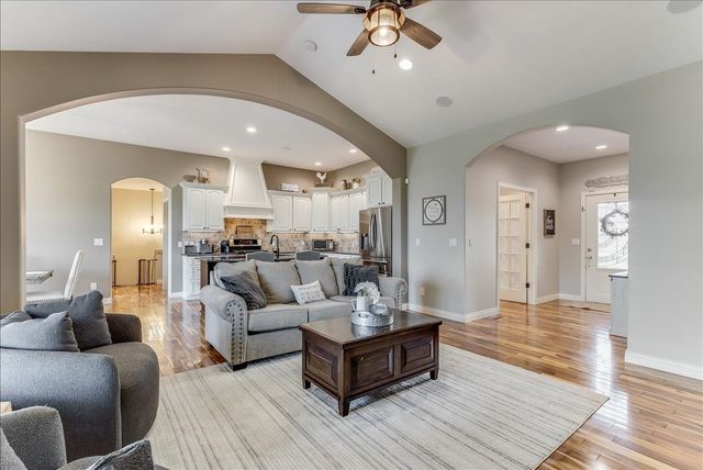 1809 E Elk Ridge Ave, Goddard, KS 67052