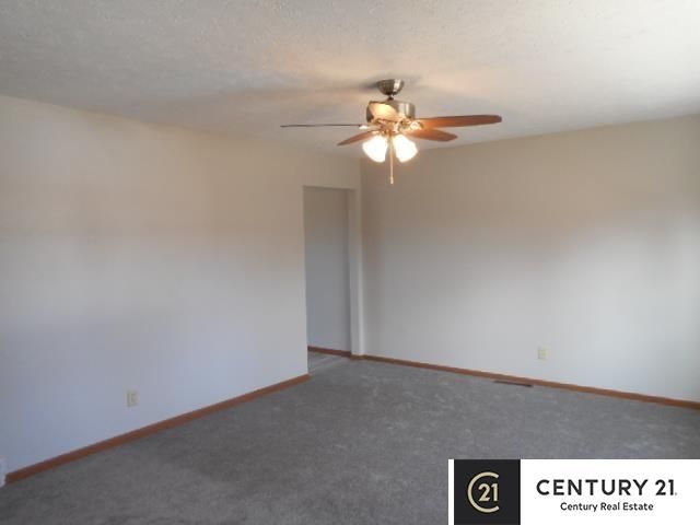 7302 S 41st Street, Bellevue, NE 68147