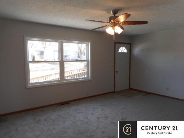 7302 S 41st Street, Bellevue, NE 68147