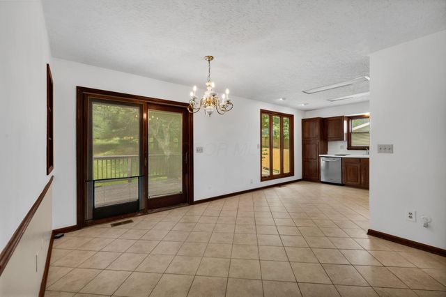 3840 Pleasant Chapel Road SE, Heath, OH 43056