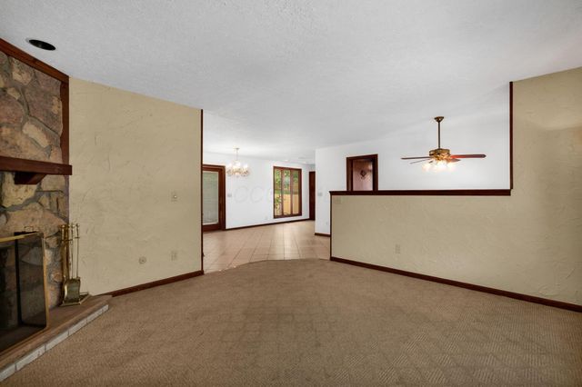 3840 Pleasant Chapel Road SE, Heath, OH 43056