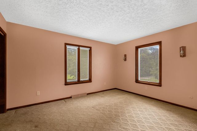 3840 Pleasant Chapel Road SE, Heath, OH 43056