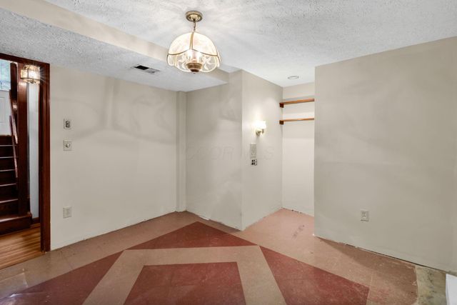 3840 Pleasant Chapel Road SE, Heath, OH 43056
