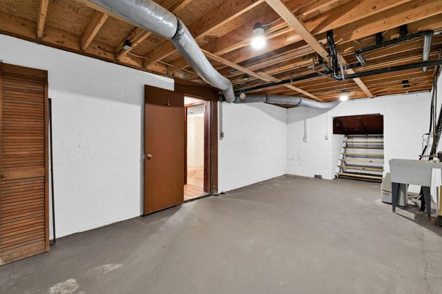 3840 Pleasant Chapel Road SE, Heath, OH 43056
