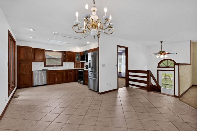3840 Pleasant Chapel Road SE, Heath, OH 43056