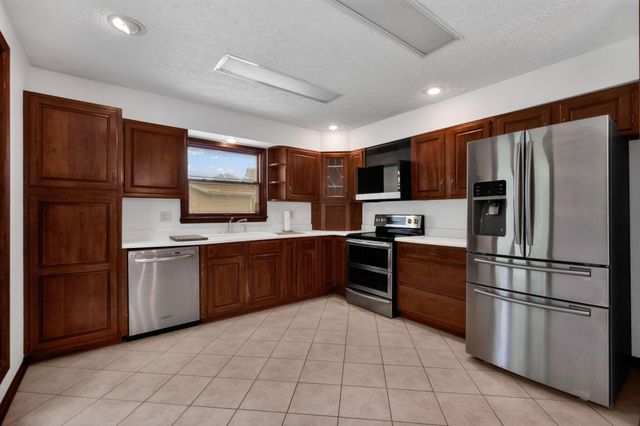 3840 Pleasant Chapel Road SE, Heath, OH 43056