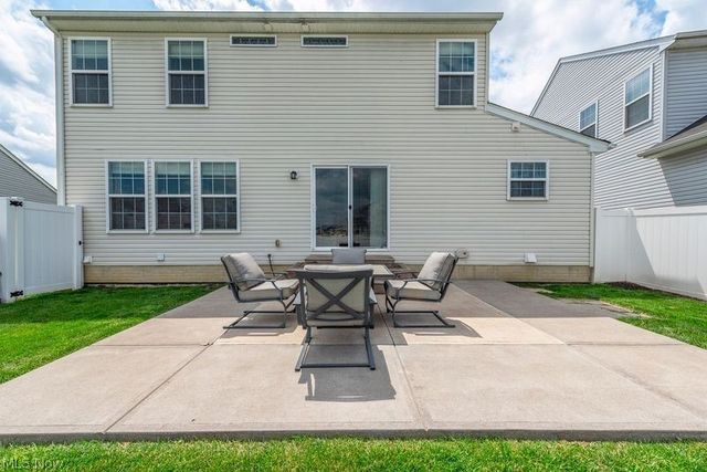 37529 Tail Feather Drive, North Ridgeville, OH 44039