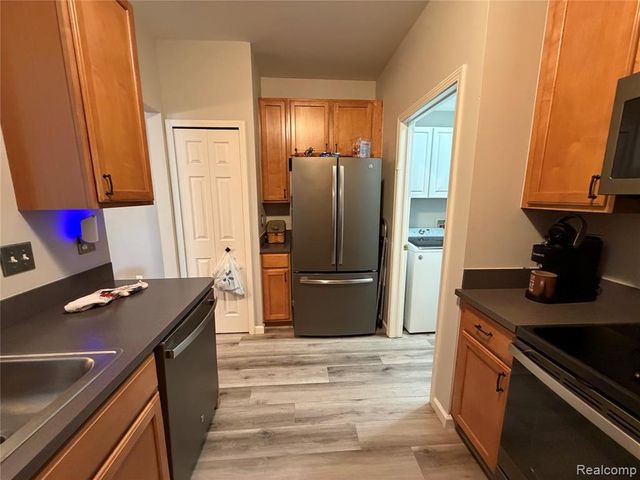 25588 Sun Sail Court, Harrison Twp, MI 48045