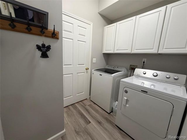 25588 Sun Sail Court, Harrison Twp, MI 48045