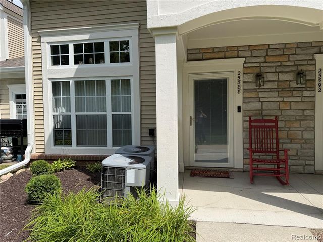 25588 Sun Sail Court, Harrison Twp, MI 48045