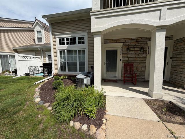 25588 Sun Sail Court, Harrison Twp, MI 48045