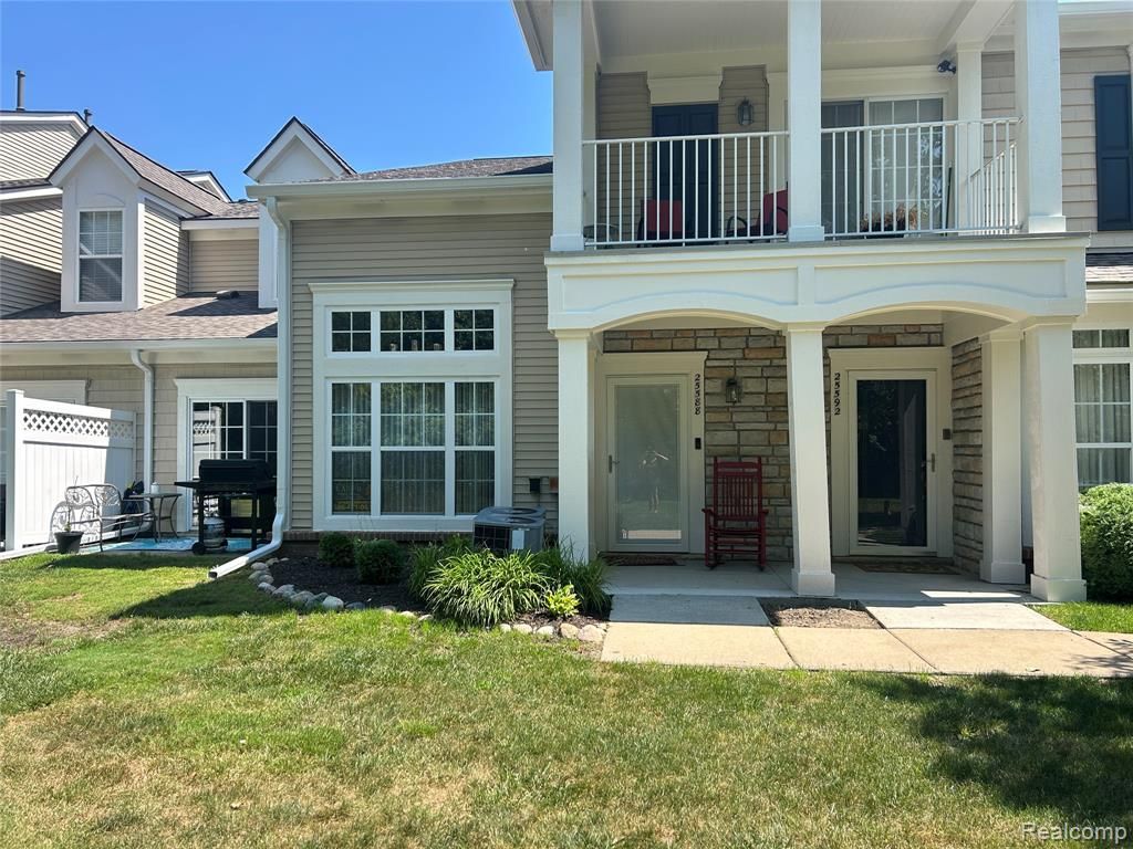 25588 Sun Sail Court, Harrison Twp, MI 48045