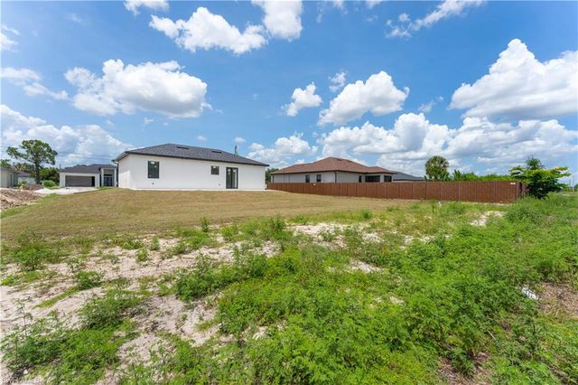 2803 1st ST W, Lehigh Acres, FL 33971