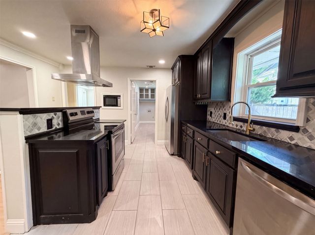 3423 Willow Crest Lane, Dallas, TX 75233