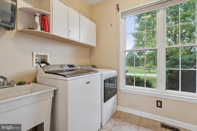 223 AUTUMN HILL DR, Oxford, PA 19363