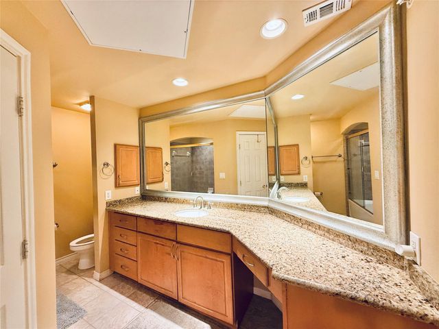 2400 Mccue Road 325, Houston, TX 77056