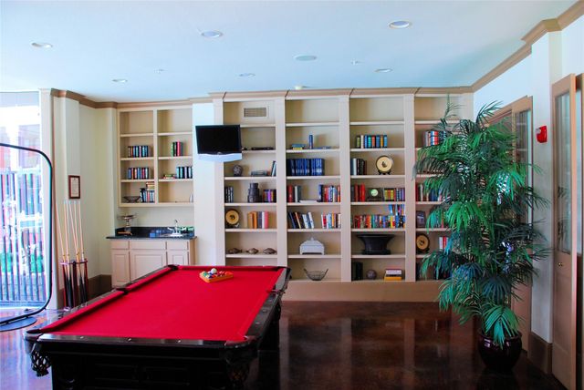 2400 Mccue Road 325, Houston, TX 77056