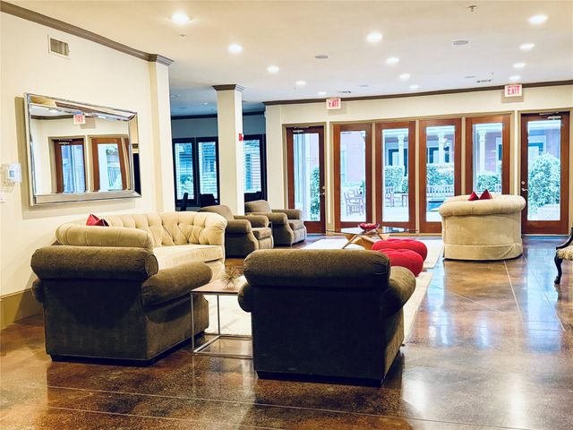 2400 Mccue Road 325, Houston, TX 77056