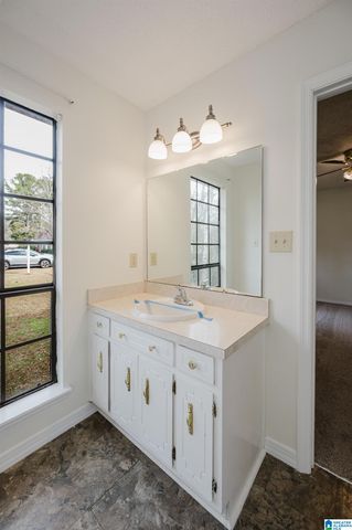 2025 PHILLIPS CIRCLE, Leeds, AL 35094