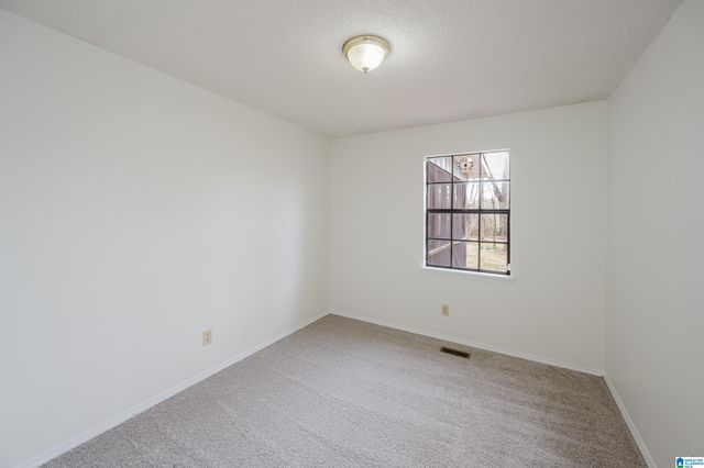 2025 PHILLIPS CIRCLE, Leeds, AL 35094